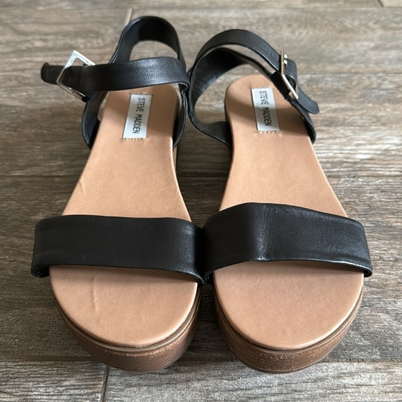 NEVER WORN Steve Madden platform - Picture 2 of 4